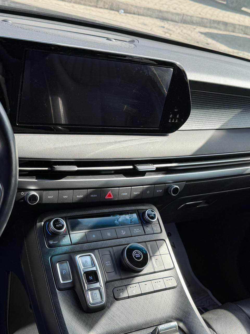 هونداي باليسايد 2024
فول 1/1 أعلى فئه 

1 - اللون / أسود 
2 - العداد  / 75 الف..
3 - رقم بغداد باسمي
4-  شاشة عرض(داتاشو)
5- المحرك v6 <كير ومحرك مكفوله+تبريد ثلج❄️>
6- بصمة تشغيل + بصمة ابواب +تشغيل عن بعد
7- بانوراما كنتاري
8-  فتحة سقف عدد ٢
9- سماعات هارمن 
10- رادار امامي  + خلفي+رادار جانبي  
11- حساسات امامي + خلفي 
12-  كامرات عدد 6  360 درجة 
13- كشنات امامي تدليك خزن ميموري 
14-  كشنات كهربائي تدفئة وتبريد
15- كشنات جلد ملكي+٧ راكب قلاب كهرابائي 
16- انارة داخليه (محيطيه) + انارة دشبول 
17- بردات جانبية
18- تبريد مركزي امامي + خلفي منفصل التحكم
19-تحكم ستيرن + شفتات
20- تدفئة ستيرن 
21- مرايا هيتر + تعتيم 
22- صندوق كهربائي شفط
23 - وضعيات قيادة  
24- ويل كب حجم  ٢٠ 
25- اوتو هولد + نقطة عمياء 
26- سايد بريك بصمة + مثبت سرعة
27- شحن لاسلكي 
28 - إشارات بالمرايا  + إشارات جانبيه
29 - اوتو بريك 
30 - تحديد مسار
31 -شاشة ديجتال كبيرة
32 -تشغيل عن بعد .
33 - استيرن رجاج
34 - دفع رباعي
35 - نظام مانع انزلاق 
36 - نظام نزول منحدرات 
37 -كشنات Vip منفصل 
 والكثير من المواصفات لم تذكر بعد 
السعر 290 بي مجال 
الشراب فقط يتصل بدون تعليق او خاص
مكلف بالنشر تحياتي للجميع 
صور الضرر والسونار مرفق 

 مكان السيارة بغداد 

*********** خناقين, ديالى
