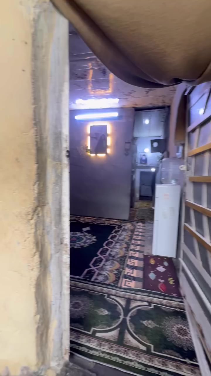 سلام عليكم بيت البيع مجاور سوق الوحيلات قرب الشقق الحبيبيه على شارع خدمي منتزه ألعاب حبيبيه السعر 55 رقم هاتف ***********
