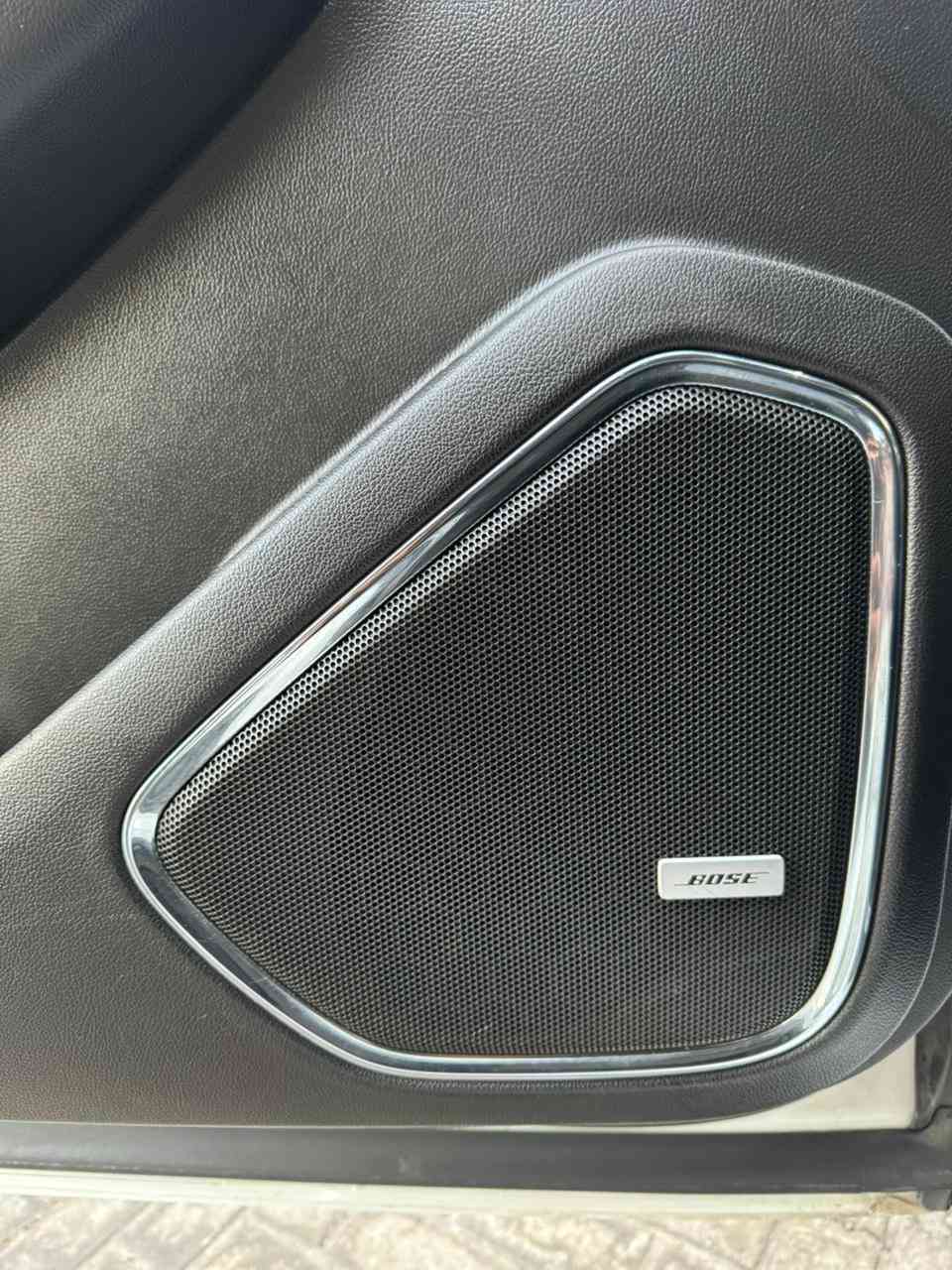 سلام عليكم يوكن البيع موديل ١٧ دخول جديد بسمي تحويل ثاني يوم بدون ايرباك سياره او بدون دواخل مكان سياره بصره سعر ٣٣٥ او بيهه مجال ***********
