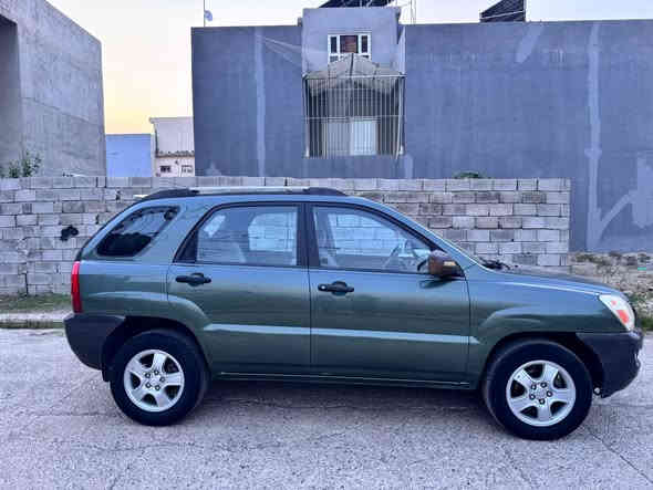 السلام عليكم ورحمة الله وبركاته 
سيارة للبيع كيا سبورتج موديل 2006 رقم اربيل مسطرة جديد سنويه جديدة كير اوتو تبريد تدفئه شغال كاميرا محرك لاصرف ولا نفخ بشرط تحويل ثاني يوم السيارة باسمي سعر السيارة 105 ومجال بسيط للطيبين للتواصل اتصل***********
