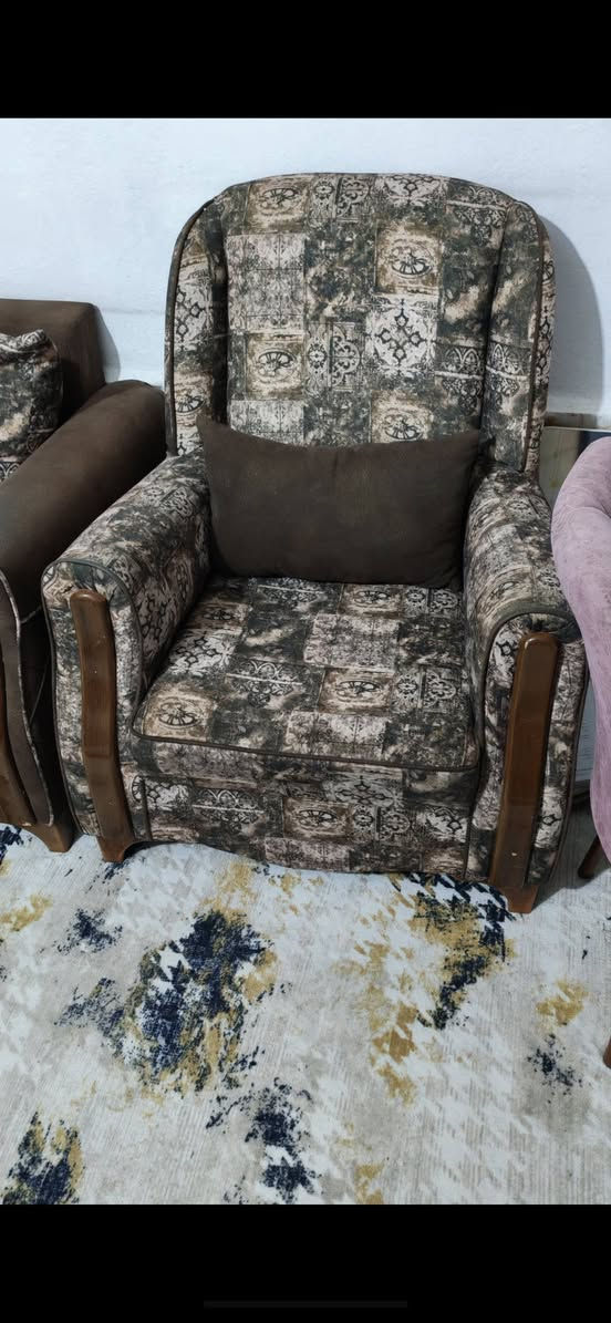 تخم للبيع كامل قنفتين وكرسيين وستوته مع كوشات كبيرة  سعر ٢٥٠ وبي مجال


**إذا كنت صاحب هذا الإعلان وتريد حذفه لأي سبب، رجاءا أرسل رسالة إلى الدعم الفني**