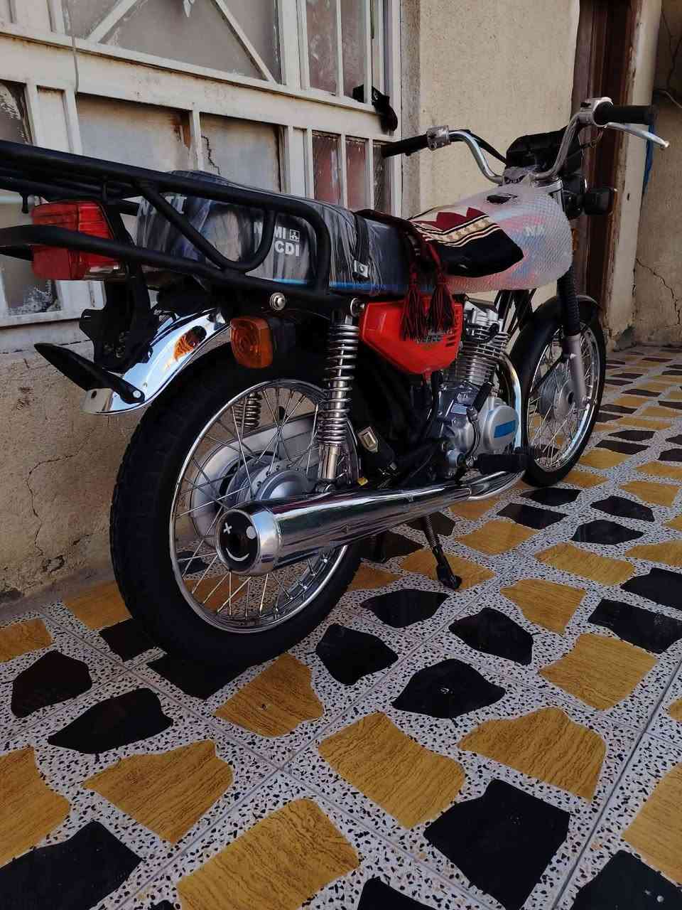 للبيع نامه اصلي سكنر كله اصلي السعر ٩٠٠ بيه مجل شراي  ***********
