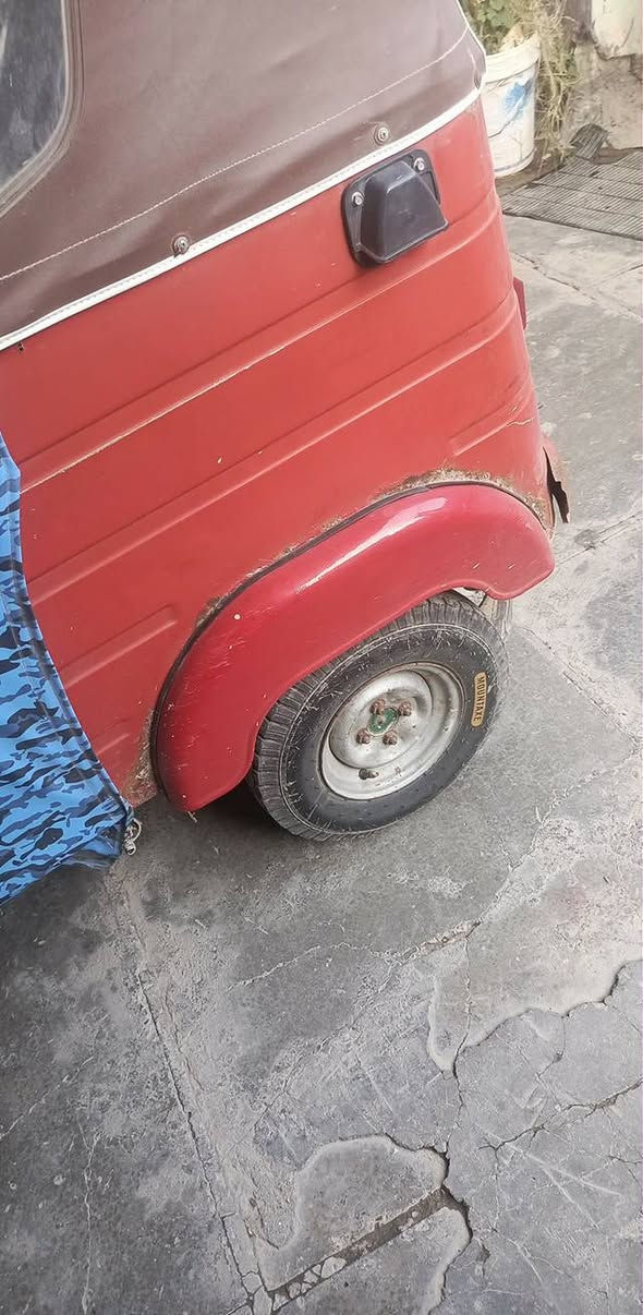 سلام عليكم تكتك للبيع موديل 18رقم وسنويه تحويل ثاني يوم ابيعه على وضعهه مكاني 
ديالى بعقوبة خان بني سعد ***********
