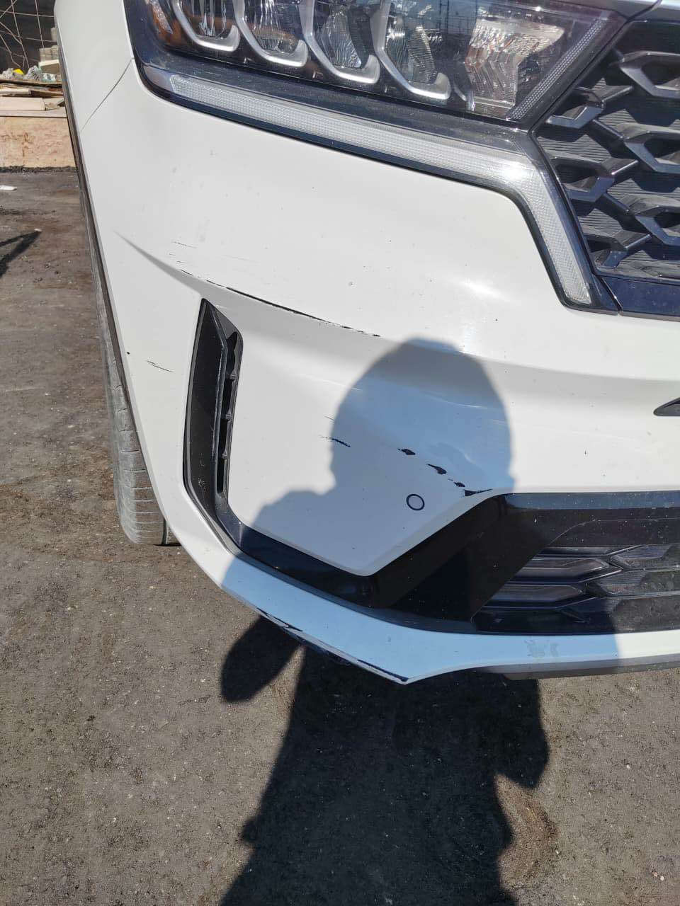 سورينتو 2022 خليجي 
المحرك: 4 سلندر 2.5 لتر 
ماشية 55kالف 
ناقل الحركة: أوتوماتيك 6  سرعات
دفع أمامي 
أمامية LED بالكامل
حساسات أمامية + خلفية
مرايا جانبية كهربائية مع إشارات
دخول ذكي وتشغيل بصمة
اوتو هولد 
تحكمات ستيرن 
بدون فتحة سقف 
المقاعد كهربائية
تكييف ثلاث قطع 
شاشة وسطية 10.25 إنش
شاشة عدادات رقمية 12.3 
نظام صوت 6 سماعات
شاحن لاسلكي
إضاءة داخلية Ambient Light
6 وسائد هوائية
مانع انزلاق ABS + ESP
مثبت سرعة 
نظام النقطة العمياء
كاميرا خلفية 
7 ركاب (3 صفوف)
سياره مكفوله فقط بيه الخسفه الي بل صندوك ما رجعته بارد بقيته على وضعه ومارجعته
ارقام أربيل عندي وكاله بيه
الاستفسار:*********** البصرة, العراق
