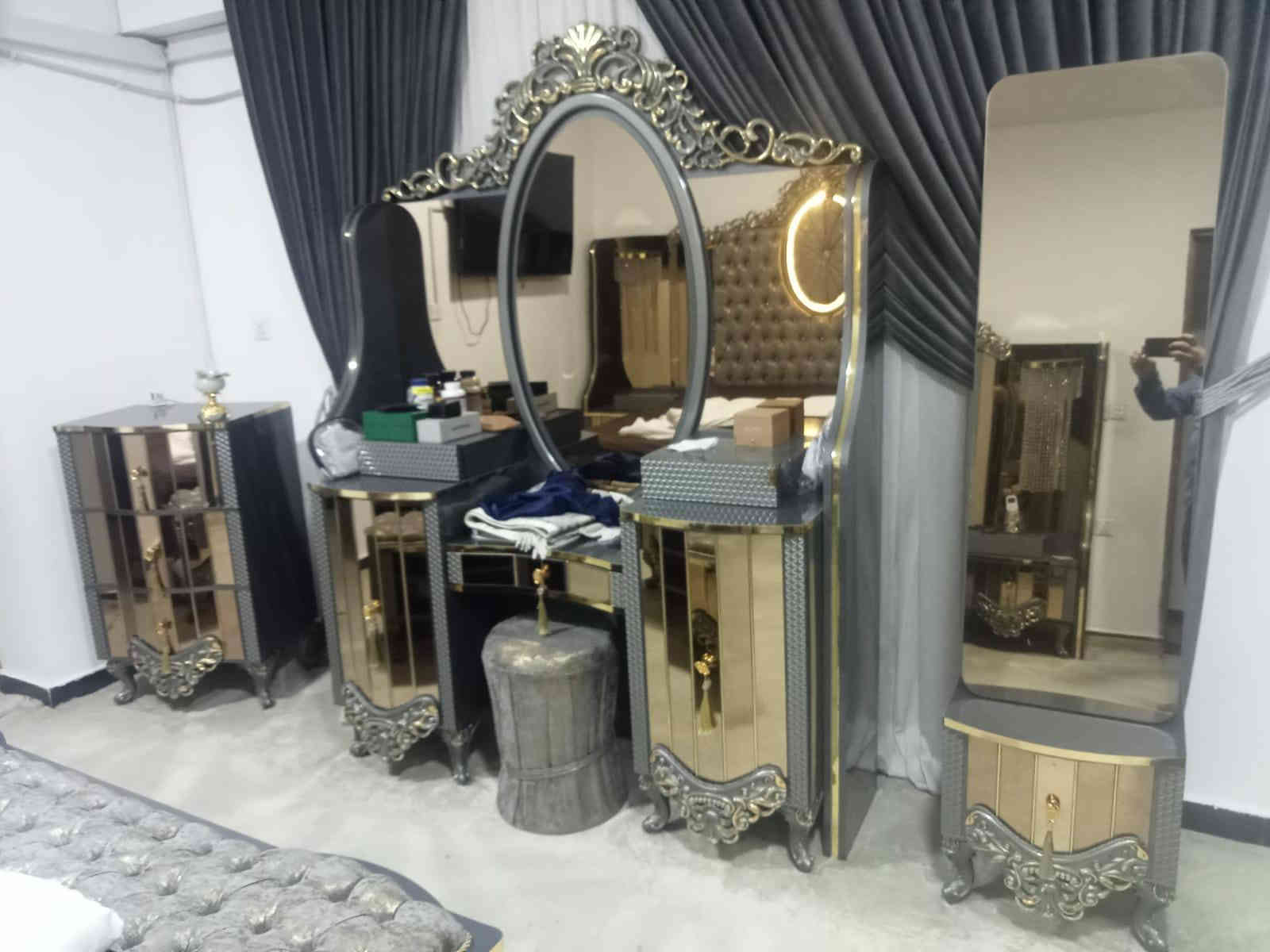 غرفه نوم  ٩  قطع 
نظيفه  جدا جدا 
#للعلم سعر  الشراء   ب    35    ورقه 
#السعر   مليونين  و  ٧٥٠  الف بي مجال 
#العنوان : بغداد - العامريه -  شقق بسكولاته 
الي يريده يتصل بالرقم 
‏‪0774 196 8336‬‏
#واتساب # واتساب # واتساب #
يرجى متابعة الصفحه ( طلب صداقه )
ليصلكم كل ماهو جديد 
نعمل لخدمتكم 
علي البابلي
