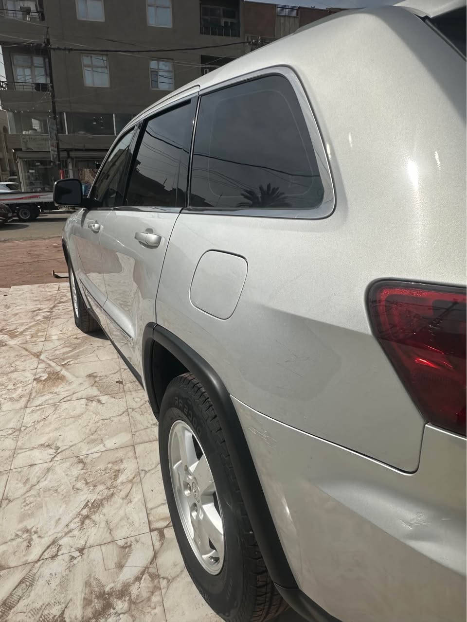 جيب ٢٠٠١١ رقم بغداد كفاله عامه عدا خشم الجاملغ الأمامي سياره بحاله جيده تخم تاير مكينه كير تبريد جيد جدا المواصفات جلد تحكمات جهتين قطعتين تبريد بصمه كشن كهربائي صدر جديد رقم إنكليزي تحويل جديد وهزه جديده باسمي السياره بدون جراد الداخل نظيف جديد والتراي بعد احلا مكان السياره بغداد البلديات ***********. ابو سيف بغداد, العراق
