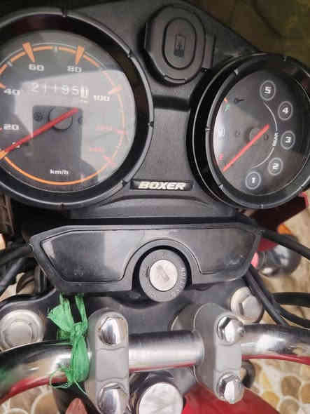 السلام عليكم بوكسر موديل 2023 اوراق اصولي الدراجه نضيفها ومحركها نضيف سعرها 1300 ***********
