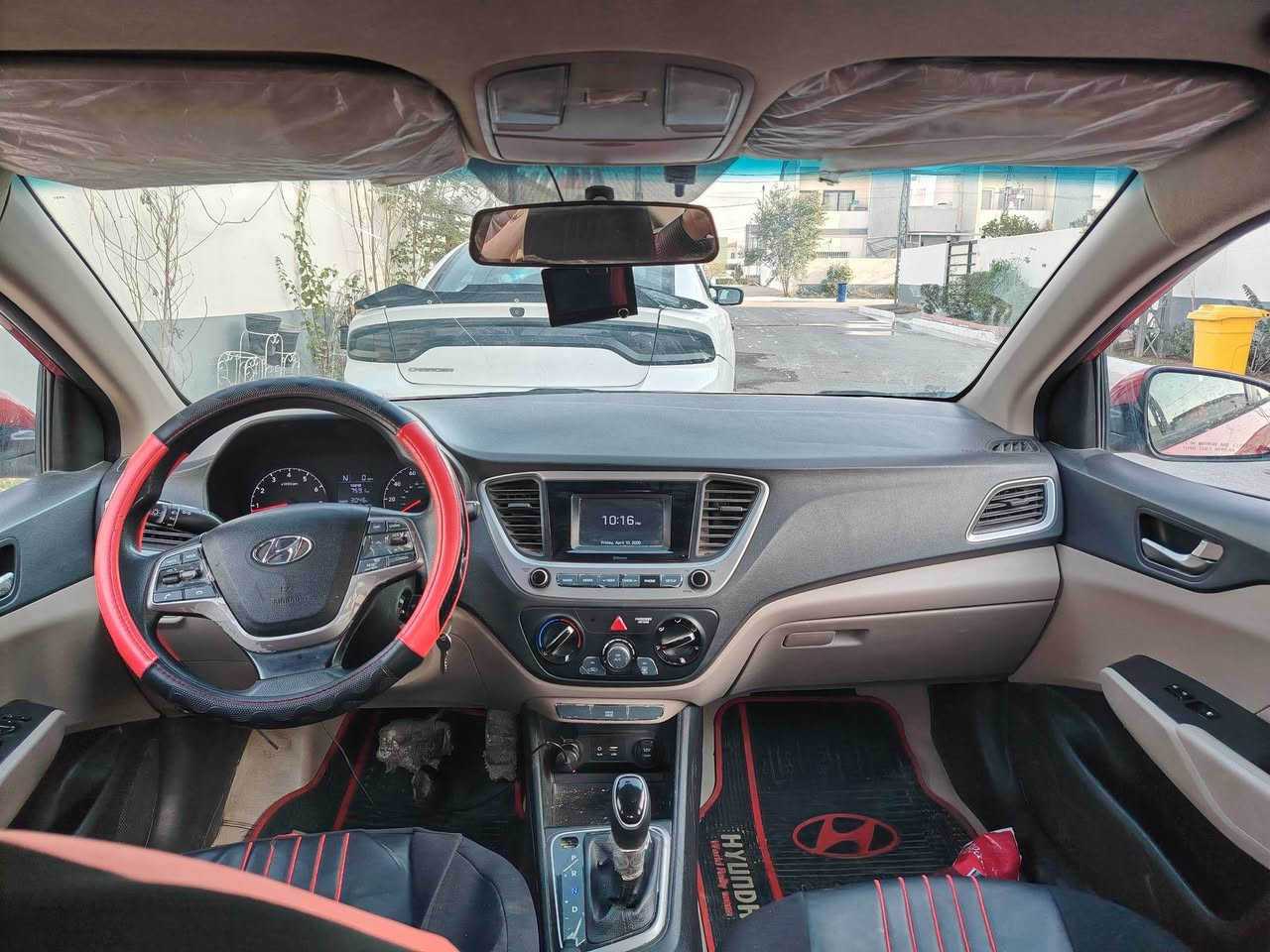 سلام عليكم مكلف بل نشر 
سيارة للبيع😍 نوع سيارة هونداي أكسنت وارد أمريكي موديل 2020 سيارة نضيفة خير من الله مابيها أي نقص
 رقم سيارة واسط خصوصي موصفات السيارة معروفة حادثه بسيط موجود بل صور سيارة عندي بيها وكالة لن سيارة معوقين تتحول بل 2027 يعني بعد سنة 
سيارة سعره $ 115 ورقة وبيها مجال للطيبين رقمي *********** فقط إتصال
