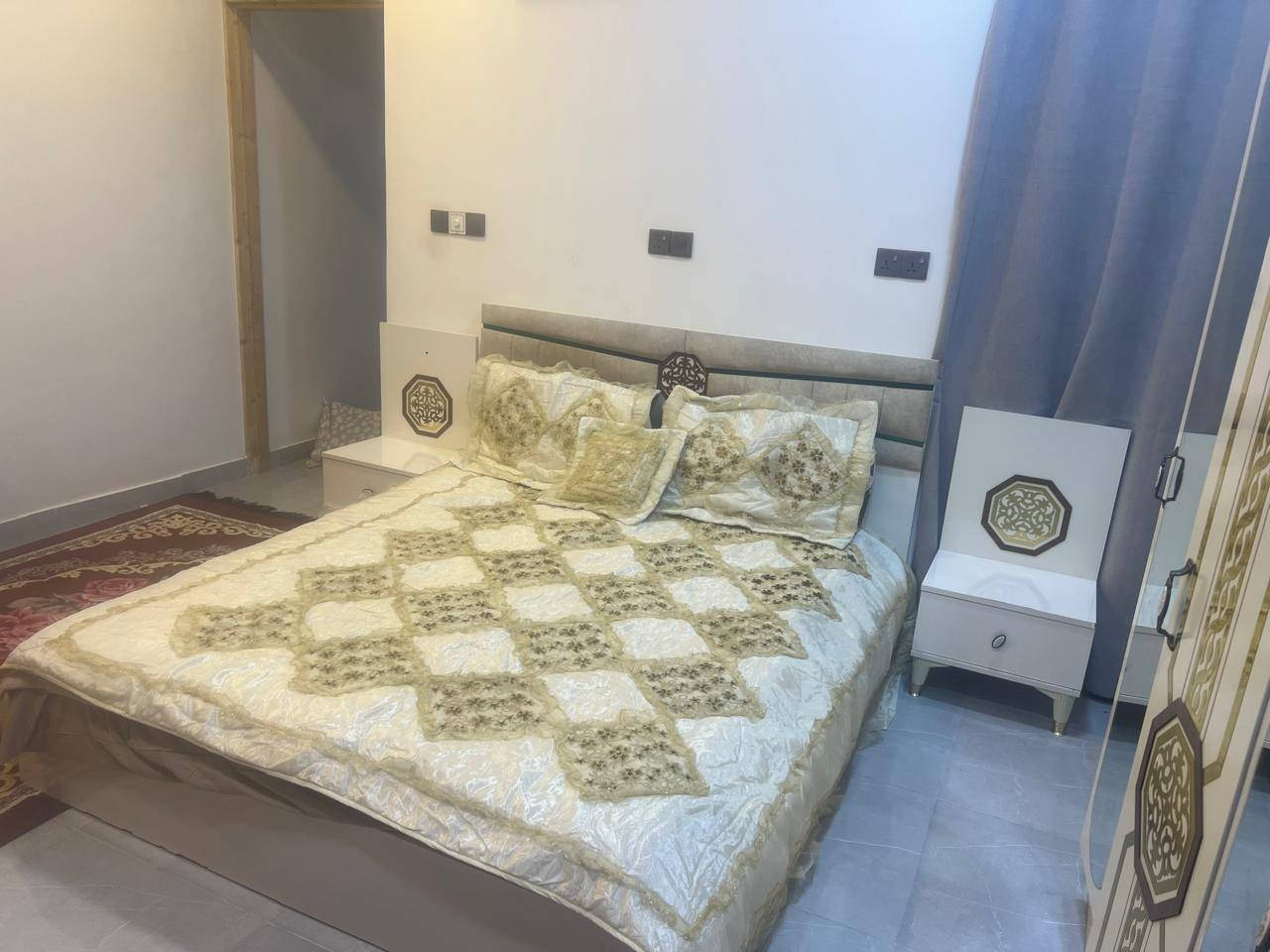 غرفه اخشاب اخت الجديده استخدام قليل نظافه 100٪ السعر 550 وبالعافيه عالياخذه وياها فرشه هديه الشراي يتصل ***********
