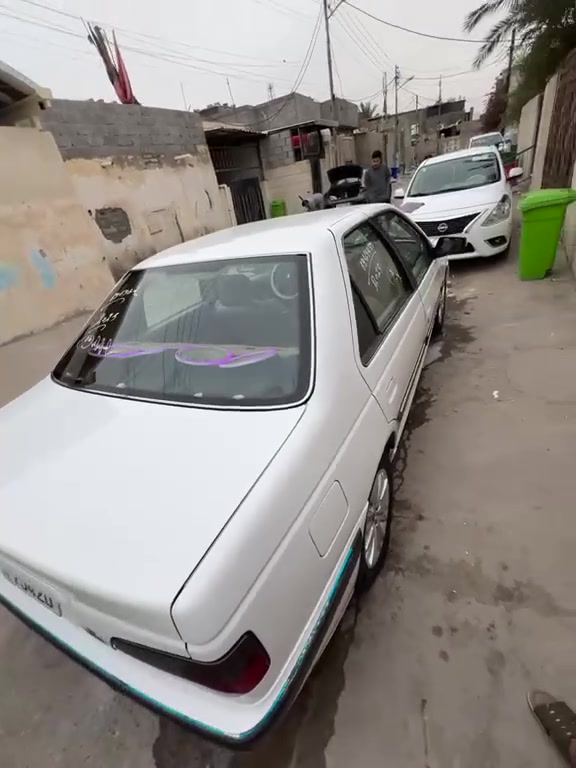 سلام عليكم بيجو بارص 2025للبيع كفاله جديده حيل مامشتغله تكسي فقط بيها خط مدوشمه عام السياره متعوب عليها بيها سستم صوت ودمام من ايران حداده تايرات جدد للستفسار ***********
