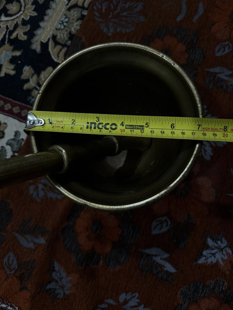 سلام عليكم
هاون للبيع قديم اصلي نضيف 
الوزن 5 كيلو 
الارتفاع 17 سانتيم 
العرض 18 سانتيم
السعر 130 وبي مجال بسيط 
للاستفسار ***********
