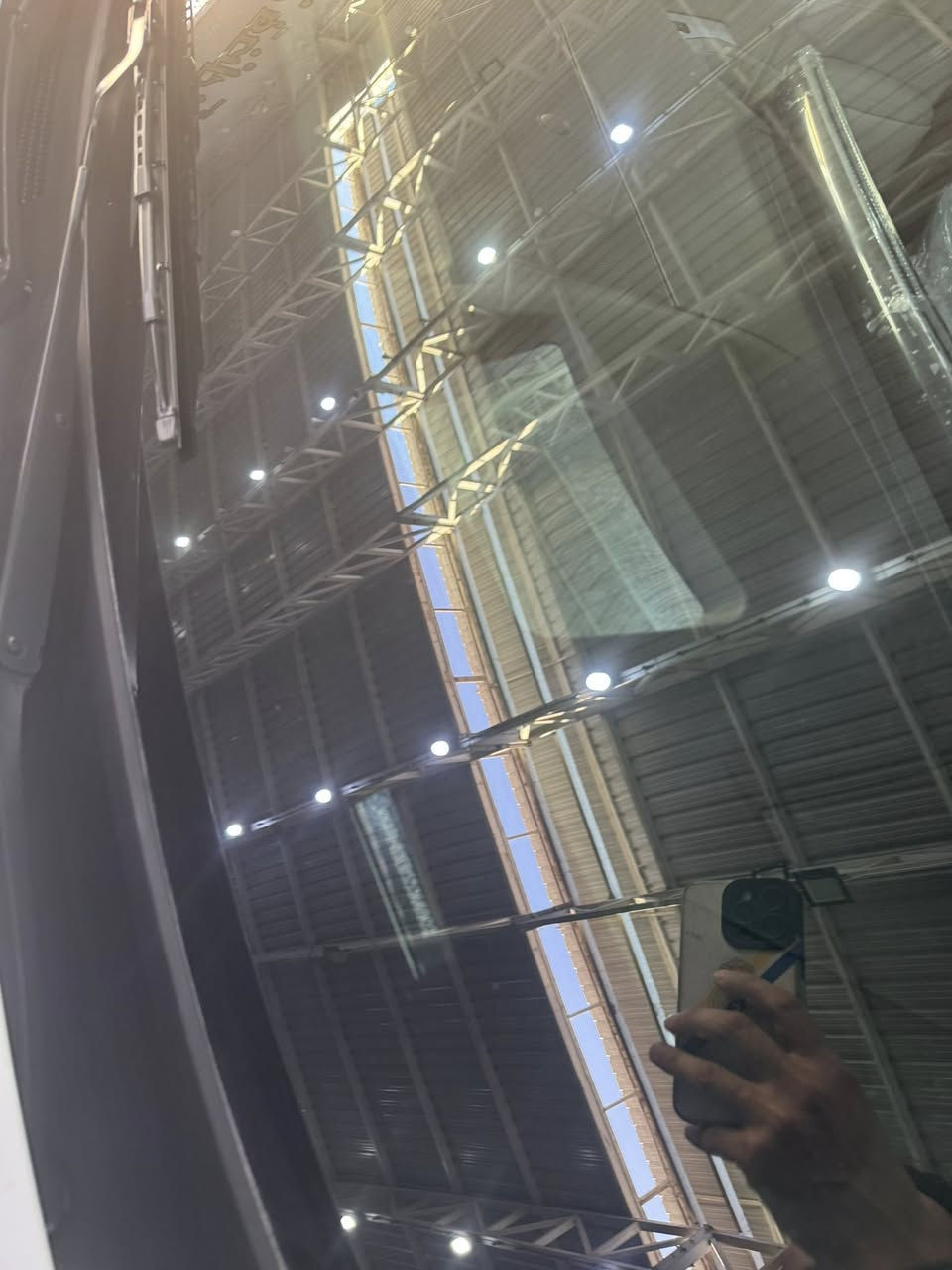 سلام عليكم سورنتو 25 ماشيه 5 اللاف رقم بغداد بسمي ويل 20 كامرات وداد شو وقماره حديد بقيه المواصفات سعرها 325 ***********
