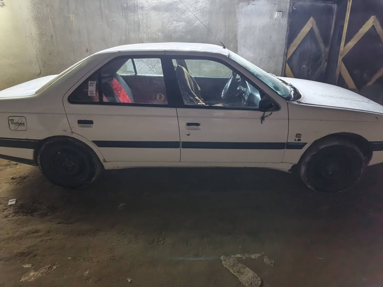 سلام عليكم خوان سياره بيجو الموديل 2012   405سياره مكفوله عده البنيد مصلح سنويه له 28سياره بسمي تحويل ثانيوم اكثر تفاصل اتاصل عله هاذه رقم ***********
