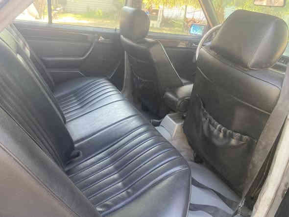 سلام عليكم مارسيدس دب للبيع 
موديل ٨٩ سنويه ورقم جديد انكليزي 
محرك اربعه سنلدر بلادي رحمه لوالديكم لا تنطي كلمه اذا ماتشتري 
مكان ميسان 
$٣٧
***********
