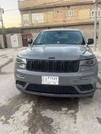 جيب شيروكي موديل ٢٠٢٢ وارد امريكي بدون شواصي سياره قطع مصبوغه بيها سيا...