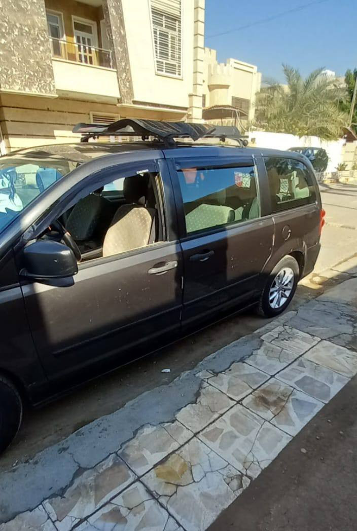 سيارة دوج كرفان موديل 2016 سيارة جاهزة رقم بغداد باسمي سنويه 2029تبريد قطعتين تبريد خلفي سبلت جام وسطي شغال محرك 3600كير محرك ممفتوح سيارة حداديه اطارات باتري كله تمام شاشه تاب 2كامره تسجيل خلفي وامامي بالاضافة الى كامرة البك كلها شغاله السيارة مدوشمه كرسي اضافي قلاب السعر 145 بيها مجال مكان السيارة بغداد الصالحيه رقم هاتف***********
