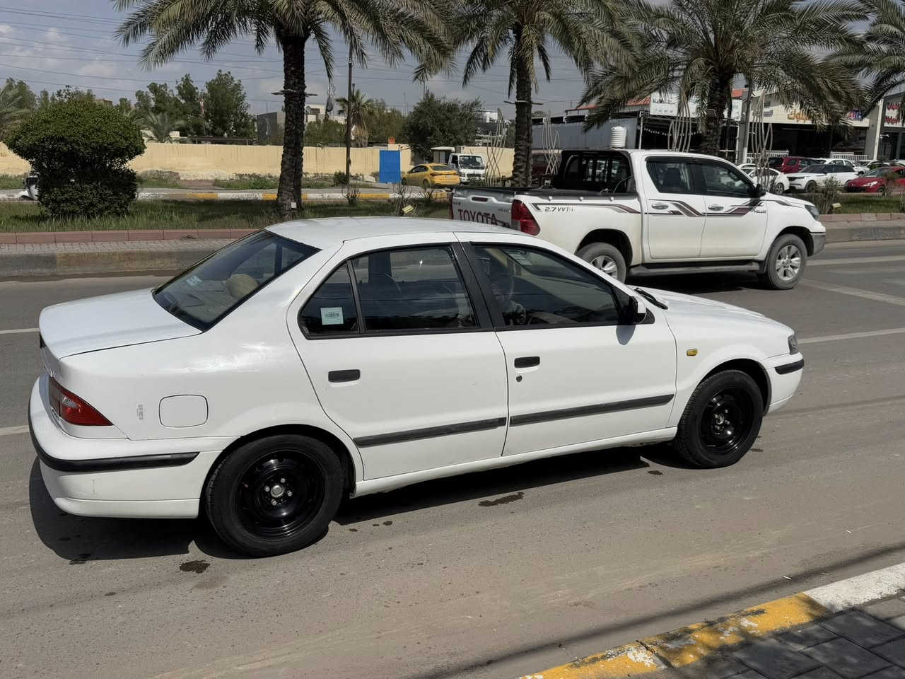 السلام عليكم شباب عندي سمند للبيع موديل 2013 ماشيه 133 حقيقي مكفوله كفاله عامه بسمي رقم بغداد هزه جديده مدوشمه عام تخم تاير صدر امامي خلفي جديد تبريد ثلج للشراي يتصل للشراي *********** مكاني بغداد حي اور ابو حسين الشمري
