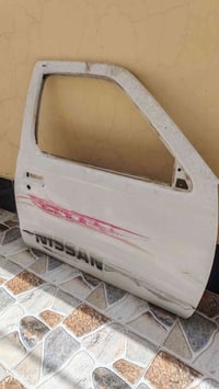 باب نيسان • ٢٠٠٢ • ضربة خفيفة