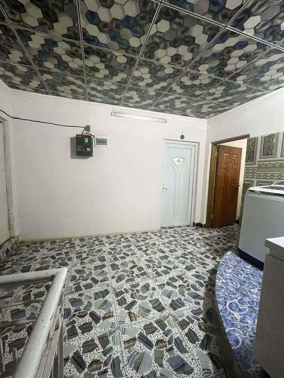 إعلان رقم ١١
دار ٢٠٠م٢ حي الشهداء،قرب شارع الامير
طابو ملك صرف 
طابقين :استقبال،مطبخ، ٢ صاله، ٤ غرف نوم،٣ مجموعات صحية
سيراميك ارضي وجداري وسقوف ثانوية
للإستفسار الإتصال على الرقم ***********
