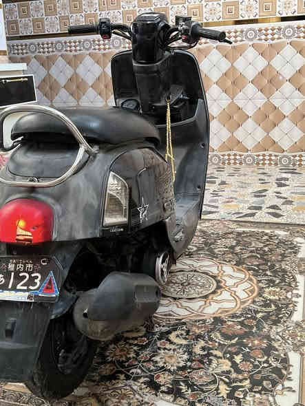 سلام عليكم دراجه بوليس مال رمبه جديده دراجه بلاديه كفراته كله مختمه دراجه نوزل سرعته 120 أوراقه كله موجوده تترقم دراجه مكمركه منفيسه موجود سعر مليون وبيه مجال العنوان أم الكبر والغزلان مامتواجد عل فيس  مكلف بل نشر الرقم ***********
