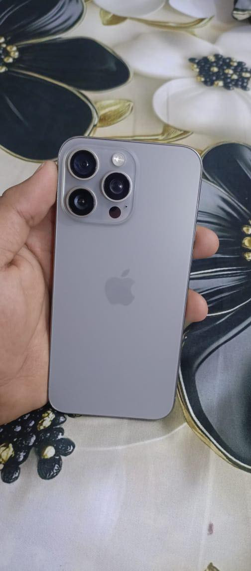 15 برو ماكس ذاكره 256 بطاريه 88 
جهاز مبدل شاشه وكاله 
وظهر 
الجهاز مكفول اذا يعلك او بي اي خلل كلشي شغال فيس ايدي كلشي بي شغال وعل فحص مكاني بغداد بسمايه 
سعره 900 بي مجال قليل 
***********
