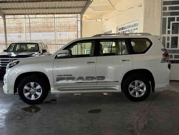 السلام عليكم 
برادو 2016 TXL ساز فول مواصفات  
محرك 6 سلندر 
رقم بغداد دولي سنويه باسمي 
مواصفاته :- 
سلايد 
بصمه 
تشغيل عن بعد
لايت زينون 
مقاعد امامي 2 كهرباء 
شاشة 
زراك لايت 
حساس خلفي 
تحكمات ستيرن 
ماشية 168$قابلة للزيادة 
السعر 340$ وبيها مجال 
السونار مرفق مع الصور 
للاتصال ***********
