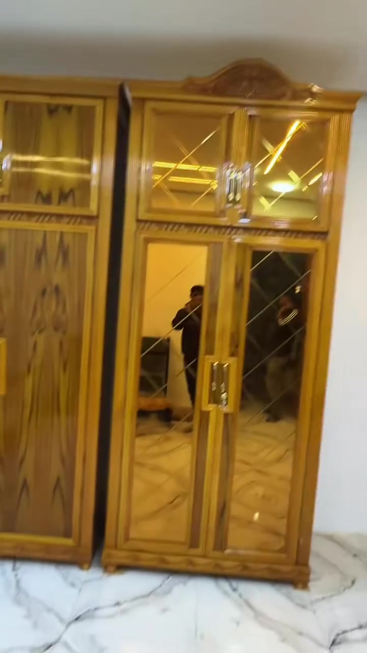 سلام عليكم غرفة نوم تزكام صاج عراقي 5ملم داخل والخارج اقيم وخذ
***********
