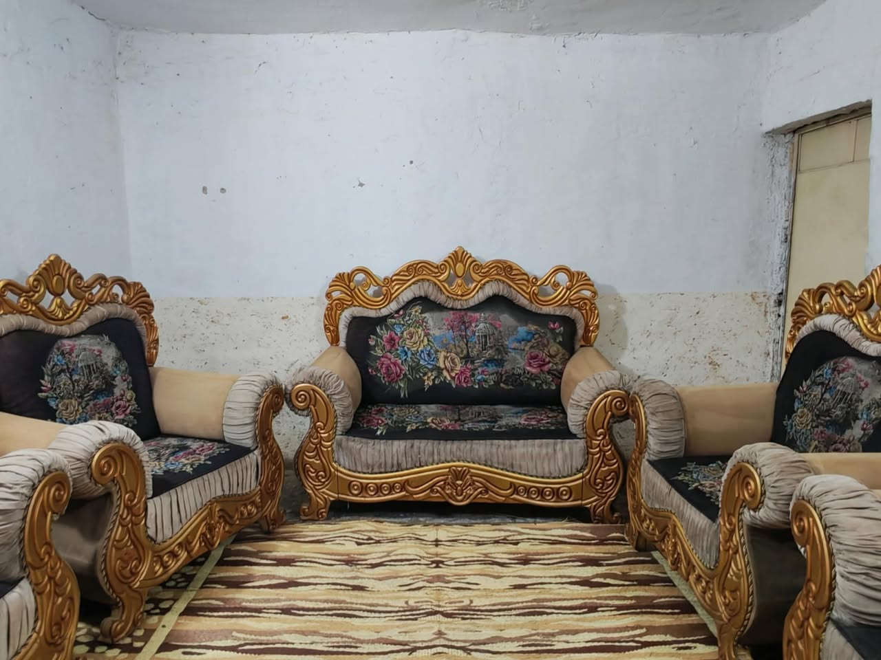 تخم ملكي تسكام 10 مقاعد حيل نضيف تكمه مابي اي ضرر السعر 325 العنوان الكاضميه يوجد توصيل بكروه ***********
