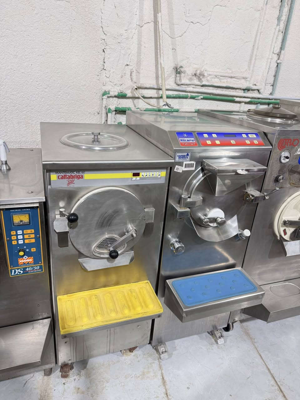 #معرض #الايطالي
إنتاجيه Ds مع بستره كتبريكا ايطالي 🇮🇹🇮🇹

نفس الماركه 

 إنتاجيه Ds حجم 60      8 لتر  

مستخدم خارج العراق 

كلشي بيهن بلادي على وضع الشركة 

موديل حديث لمس 

متوفر مع المكائن مواد احتياطيه 

بستره          125 لتر 

حار بارد 

كمبريسر دورين طرحي 

نضيف جدآ 

كله جاهز وشغال 100‎%‎

تبريد ماء 

3 فيز 

السعر والتفاصيل مراسله الصفحه 

اؤ الأتصال هـ.     *********** 

العنوان بصره 

#سيدحسين
