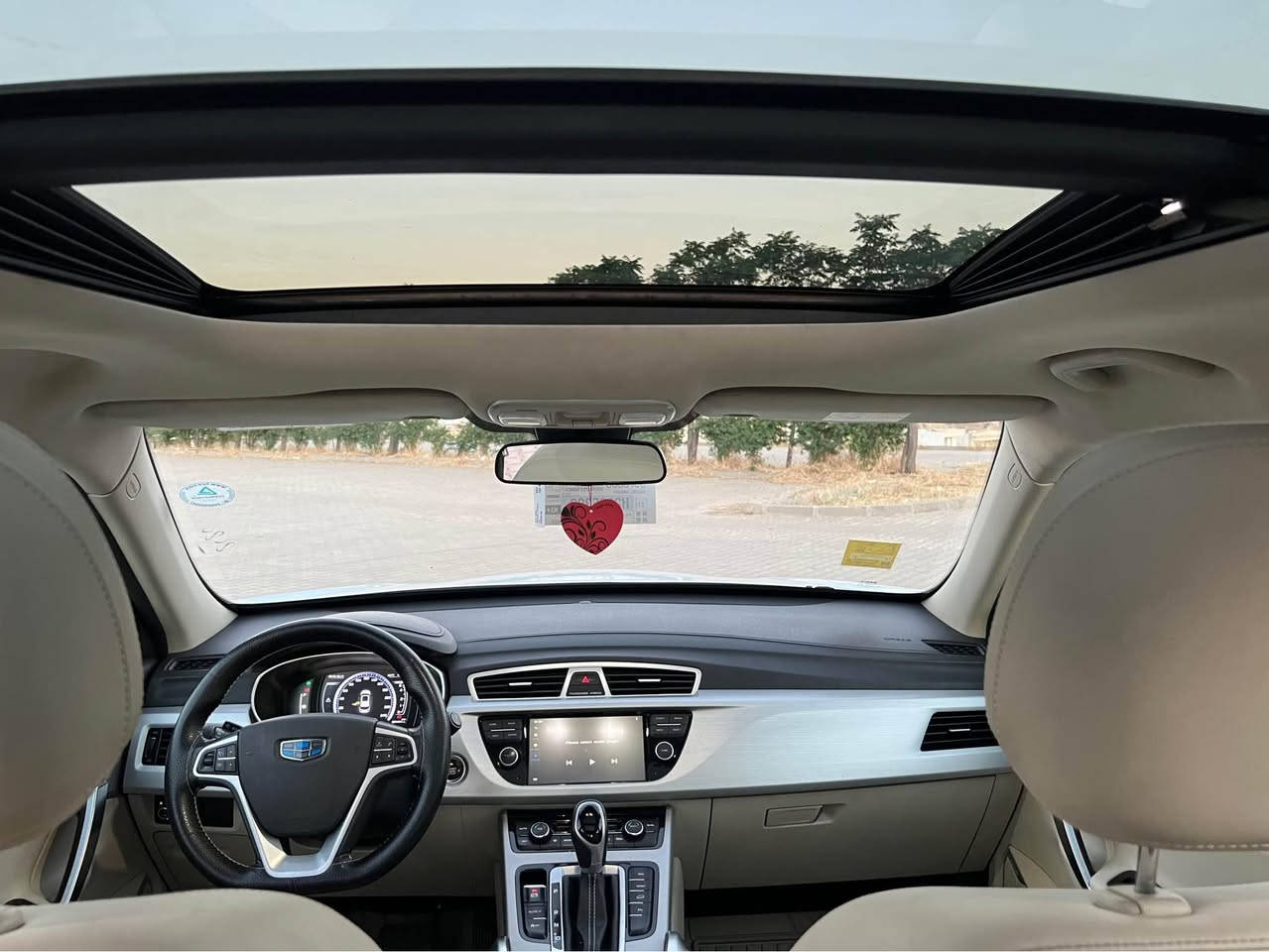 ***********  سليمانى 
١٠٨ $ قوفل قوفليتى 
🚙 جیلی ئێم گراند (Geely Emgrand X7 Sport)   مەکینە ٢.٤ بيلاد گيرو مه كينه كامرى نه كراوه ته وه هيچيان 
مۆدێل: ٢٠٢٠ فول ماسه فات 
گێڕ: ئۆتۆماتیک و عادی.
٦٣ هەزار رۆیشتە
ته حويلو خرامه و هه مو شتى به شه رت  
سپيرى دا نه گيراوه و كامل عه شياى شه ريكه ى ماوه 
 بێ بۆیاخ، بێ دەعم بي سارد  (سەیارەیەکی زۆر پاکە).
 پانوراما  و سلاید 
کوشن جلد ناو زه رد + کوشن کارەبایی.
 بەسمە هه ردو به سمه م ى شه ريكه ى ماوه + برێک بەسمە ؤتو هولد و تراكشن و يكو و سپورت
ئاوينه ى ئه خه وى ته حديد سورعه و سوكان فوليوم  
 حاسەی پێش و دوا + کامێرای .
 فڵچە و لایت ئۆتۆ 
*********** السليمانية, العراق
