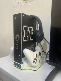 اكسبوكس سريس اس الجهاز مستخدم قليل بس جوستكات 2 اصليه مبرد اصلي  3 سرع...