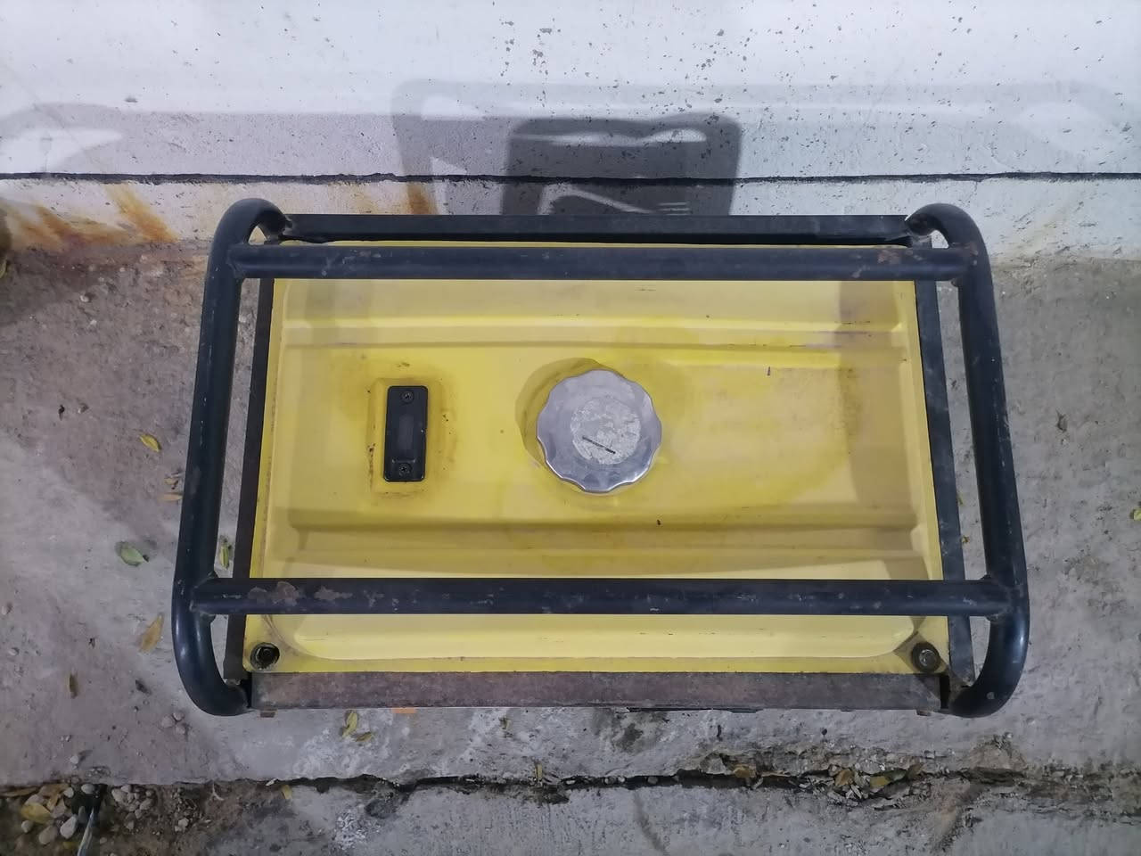 سلام عليكم للبيع مولده 2ونص محرك جديد وملف نحاس جديد مشدودله شغال حبل واحد توليده فول السعر 150وبي مجال بصيط اي استفسار ***********
