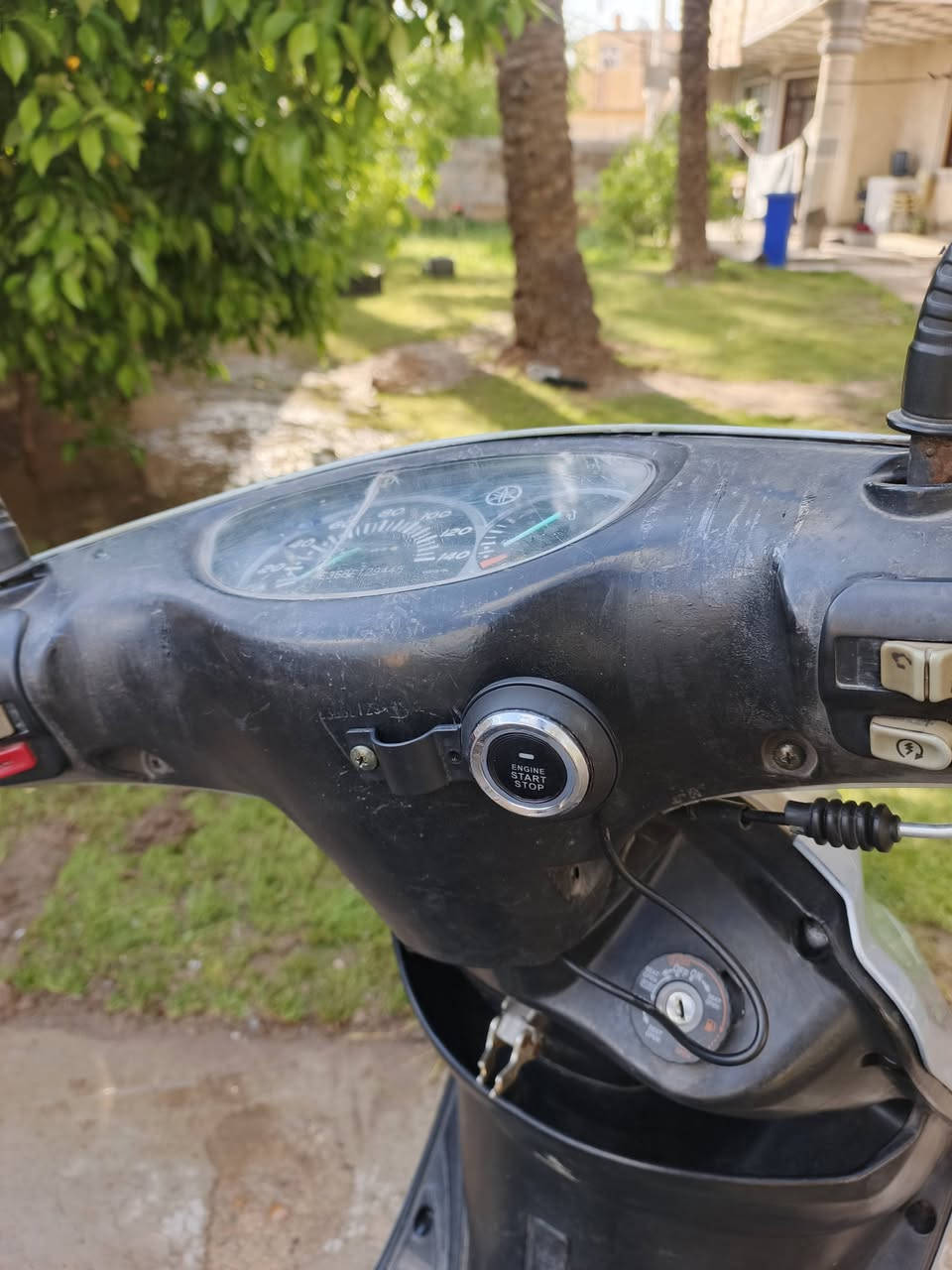 السلام عليكم بريز لايت جوه للبيع 140 نضيفة سلف جديد خرز رياضي سويجين  وبصمات ثنين تشغيل عن بعد وتفاصيل البصمه خاص وبصمه بل دراجه تشغل وتطفي سعر 800 الف وبيهة مجال الرقم ***********
