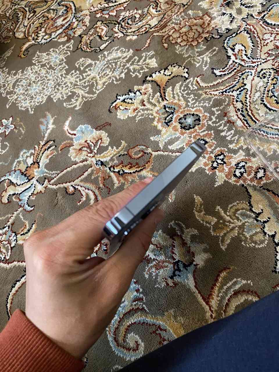 ايفون ١٣ برو ماكس شرق اوسط دبل خط
كفاله عامه من الزلغ 
نظافة الجهاز ١٠٠٪؜ 
ممفتوح الجهاز 
وتر بروف
بطارية ٧٣ 
ذاكره ٢٥٦
عنواني العامريه سعر ٧٠٠ وبي مجال بسيط حك الجيه 
رقم الهاتف ***********
