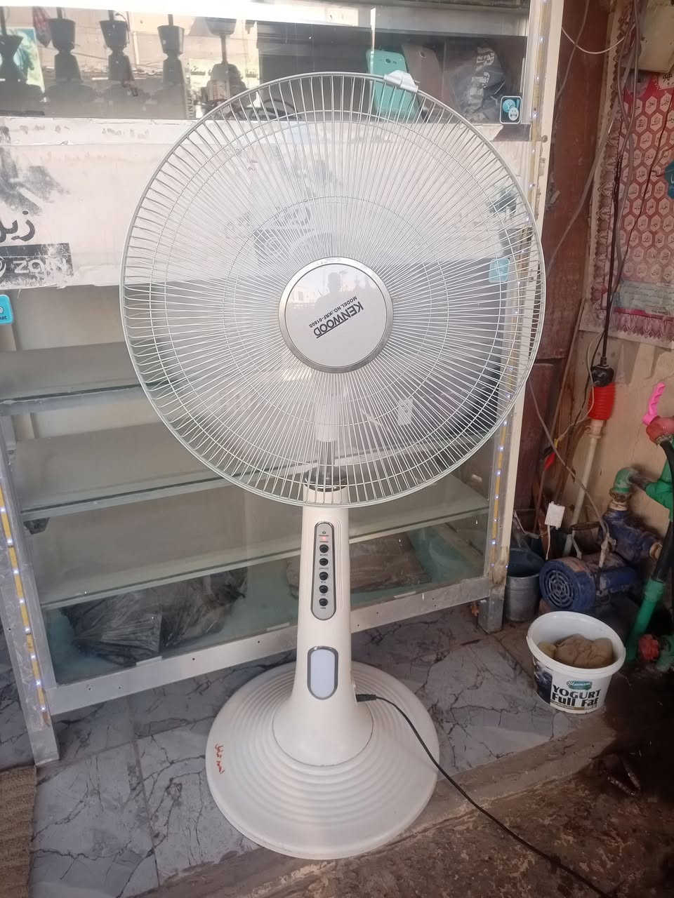 للبيع سعر 40.الف الاستفسار على خاص او الاتصال ***********عنوان واسط الصويره حي الشهداء
