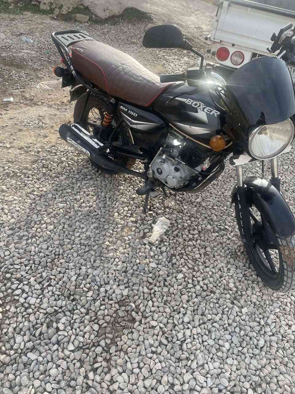 السلام عليكم درجه بوكسر للبيع موديل 21 مجفته شركه رقام نكليزي تحويل شوكت متريد السعر مليون 450 (***********)
