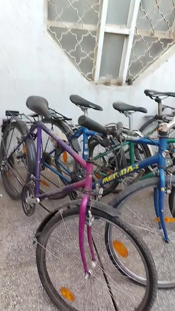 تفاصيل *********** 
عرض خاص سعر القطعه ب90 ماركات عالمية عنوان النجف الاشرف الاحجام من24 لل28
