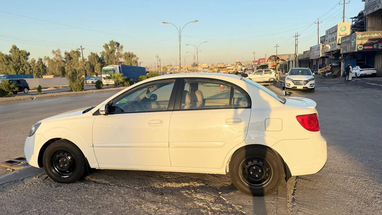 السلام عليكم
كيا ريو 
موديل 12
رقم اربيل أنكليزي بسمي 
مكينة 1600
مكفولة كفالة عامة بدون صبغ
جاهزة 
مكينة 
كير 
تخم تايرات
السعر (110) وبيها مجال
رقم الهاتف ***********
كورك. ***********
