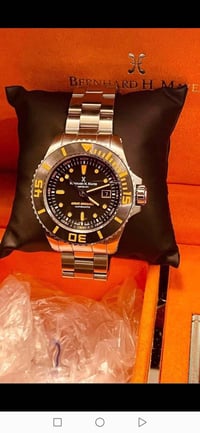 ساعة يد • قليلة الاستخدام