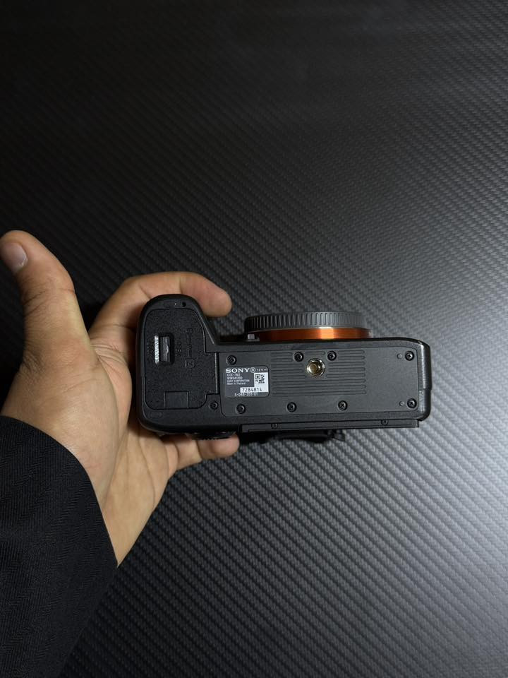 سلام عليكم كامره سوني a7iii للبيع للستفسار اكثر على الرقم ***********
