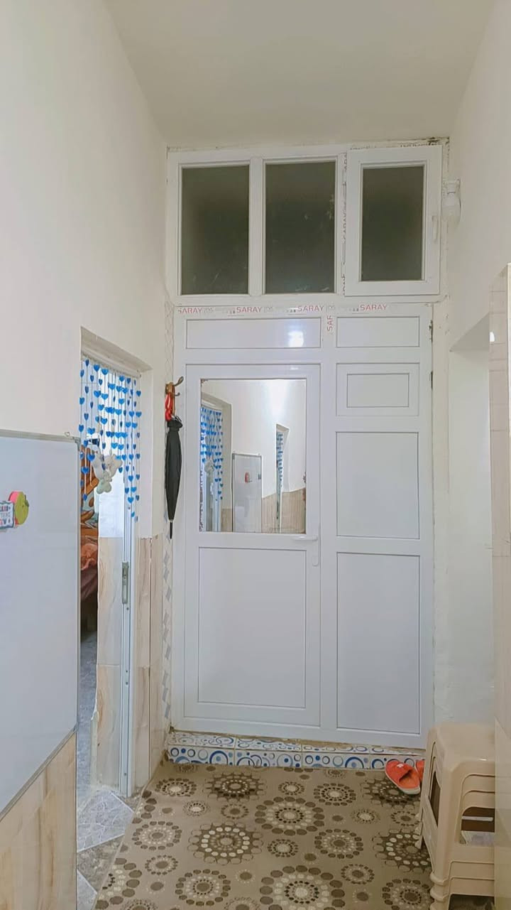 💒بيت للبيع بسعر مناسب في خانقين منطقة بانميل 🏘️ المساحه 250 متر
🟨 يحتوي على 1 غرفة نوم واستقبال وصاله ومطبخ ومجمع صحيات وحديقة وكراج سياره//البيت فول سيراميك كلش نظيف 

🟨 للمراجعة مكتب سمير للعقار توله فروش للأستفسار عل الخاص/***********
