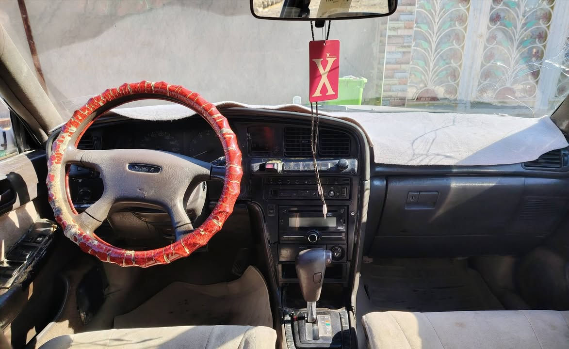 السلام عليكم ورحمة
سياره مارك موديل 1992
مواصفاتها* 
مكينه ونجي ناعم سياره جديده متتفوت السعر 45 للاستفسار بقية التفاصيل *********** /***********.
