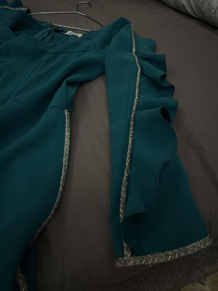 فستان مناسبات قياس 38-40  ملبوس مره وحده  بعد كلش جديد سعره ٤٥ وبي مجال


**إذا كنت صاحب هذا الإعلان وتريد حذفه لأي سبب، رجاءا أرسل رسالة إلى الدعم الفني**