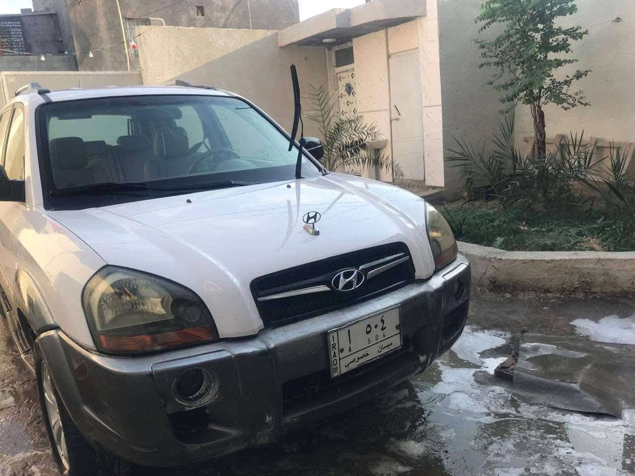 من رخصت الأدمن
سلام عليكم توسان خليجي 2009 مكفوله عدا باب السائق اثر ضربه دراجه والباقي كفاله السياره جاهزه من مكينه وگير وحداديه وطخم تاير تبريد منضومه جديده رقم مميز السياره مال جناي جاهزه من كل النواحي السعر105 وبيها مجال للأستفسار أكثر  اتصال وبيك خير وتدلل مكاني بصره
***********
***********
