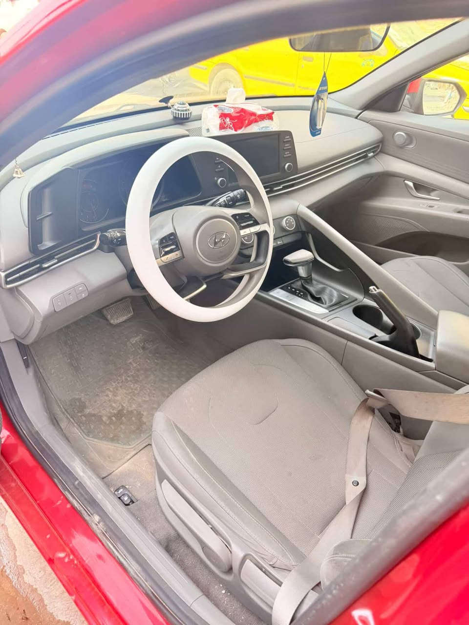 السلام عليكم الانتره 22 بغداد بسمي حادثهه بنيد مصلح نفسه وجاملغ مبدل اهنا بل عراق بيع فقط بدون مراوس سياره جديده ماشيه 70 الف تخم تاير جديد سيارة وضع الشركه السعر 135 وبيهه مجال كلش قليل مكاني بغداد الشراي يتصل ***********
