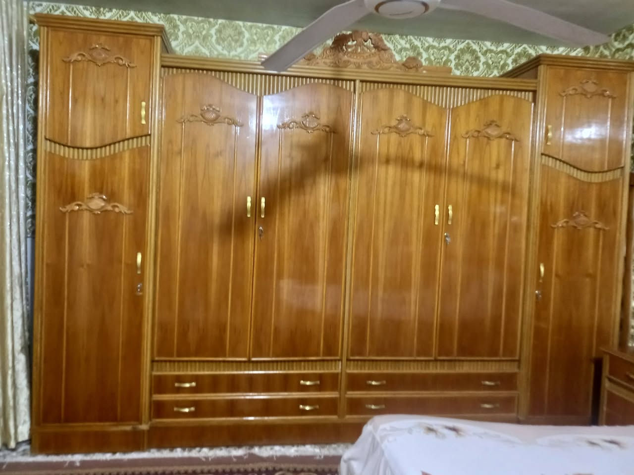 غرفة نوم للبيع تفصال هية مصار فترة هواي من فصلتها بالدورة الرقم للاستفسار  ***********
