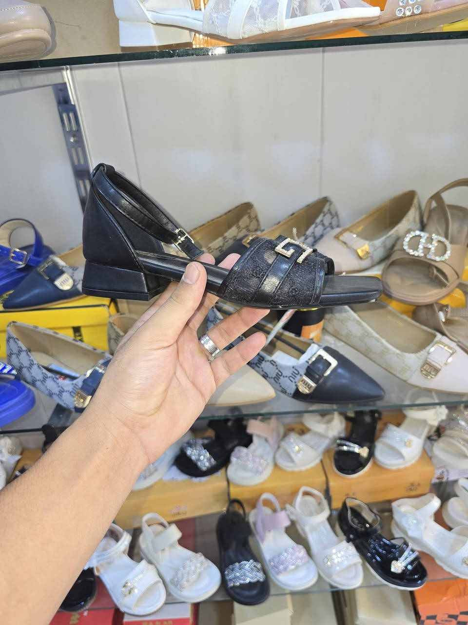 مجموعه من جركز نسائي
بموديلات مختلفه

الزبيديه شارع ٢٠ 
مجاور سيد احمد للمواد المنزلية


**إذا كنت صاحب هذا الإعلان وتريد حذفه لأي سبب، رجاءا أرسل رسالة إلى الدعم الفني**