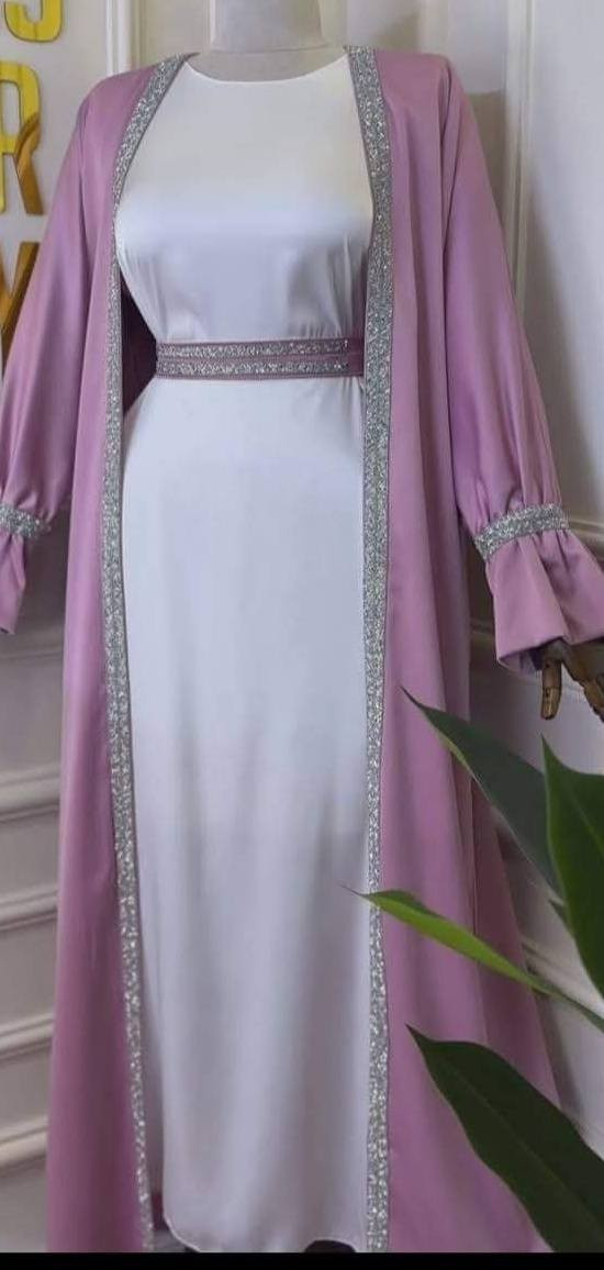 خياط يجنن وزبونات احلى شوفولي جمال الفستان على هاي الورده شاركتنه فرحته بالفستان يوم ميلادها نعتني بأدق التفاصيل خياطه احلى من الحاضر حسب طلبكم نوفر كافة الاقمشه مناسبات،💃، دوام 🚶بيت🧑‍🍳 طلعه 🧍اطفال،👶
يوجد توصيل ارفعو منشور كلولي رايكم واي ملاحضه عدكم كتبوها ،،


**إذا كنت صاحب هذا الإعلان وتريد حذفه لأي سبب، رجاءا أرسل رسالة إلى الدعم الفني**