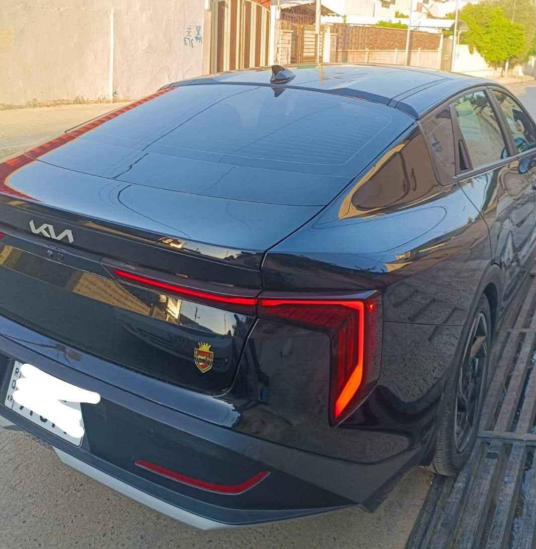🚗 كيا K4 موديل 2025 

​السلام عليكم 
، للبيع سيارة كيا K4 موديل 2025 بحالة ممتازة ومواصفات عالية.
​📋 تفاصيل السيارة الكلية:
​الموديل: K4 (2025)
​نص فول 
​اللوحة (الرقم): دهوك، خصوصي
​بدون صبغ 

ماشيه 20 الف كيلوا 
​اللون: أسود
​الداخلية: مقاعد جلد

​✨  المواصفات :
​كاميرا خلفية عالية الدقة + مستشعرات وقوف (حساسات).
​سقف بانورامي + فتحة سقف.
​نظام تشغيل بـ البصمة + زر التشغيل.
​نظام تشغيل عن بعد.
​مثبت سرعة 
​نظام التحكم  في الثبات
​شاشة تدعم أبل كاربلاي (Apple CarPlay).
​نظام أمان متكامل يحتوي على 6 وسائد هوائية (إيرباج).
​تحديد مسار ومثبت سرعه

السعر - 198
​📞 للتواصل والاستفسار:
​رقم الهاتف: ***********
​السعر معروض للجادين عند الاتصال. موصل, نينوى
