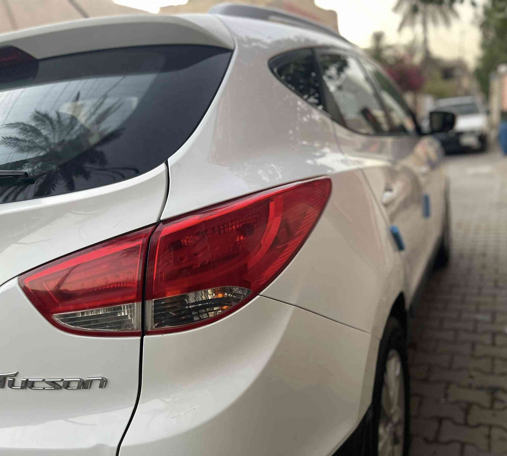 السلام عليكم
شبابنا الغالين بعد اذن مدير الموقع 

للبيع او المراوس - السعر 135 

توسان خليجي موديل 2013 رقم بغداد انكليزي باسمي 

محرك - كير - تبريد -       مكفولات من الفتح 

كشر السيارة نظيف جدا 

يحتوي فقط على رشة بسيطة بالجاملغ الامامي جهة السياق وجزء من الباب اكول قطعتين ومطابق 100‎%‎ و بيه كلير بالباب خلف السائق توحيد لون بدون اي ضرر يذكر لا معجون ولا فتح ولا تعديل لكل القطع 

السيارة مناقصه اي شي ثاني يوم احول 

مكاني بغداد 

للاتصال اكثر ***********
